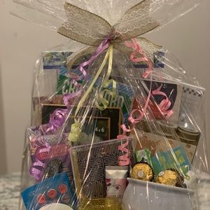Stationary gift basket